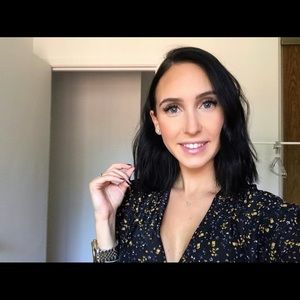 Meet your Posher, Anne catherine